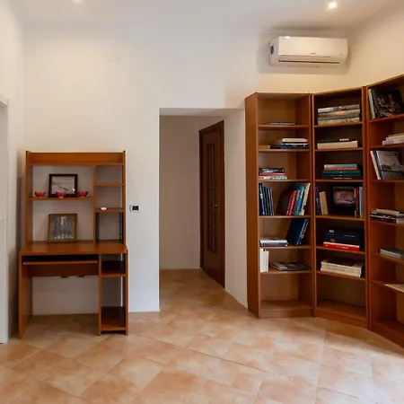 Vico Santa Maria Del Pozzo 9 아파트 *