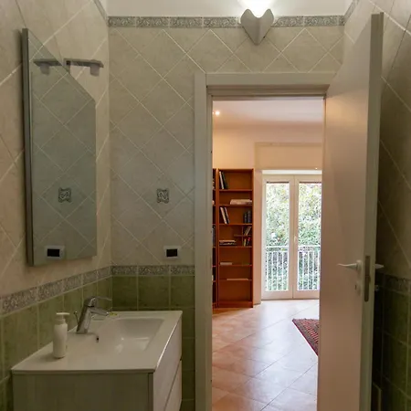 Vico Santa Maria Del Pozzo 9 나폴리