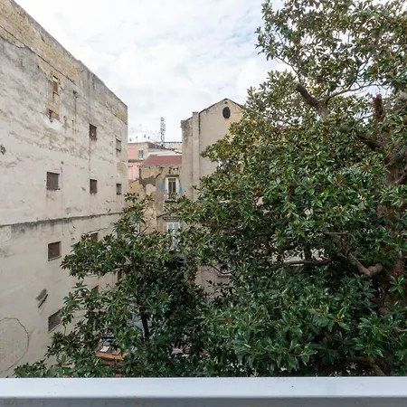 Vico Santa Maria Del Pozzo 9 *